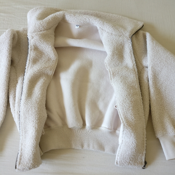 NWOT Uniqlo Cream Sherpa Fleece Pile Lined Cropped Teddy Bomber Jacket XS - Picture 13 of 16